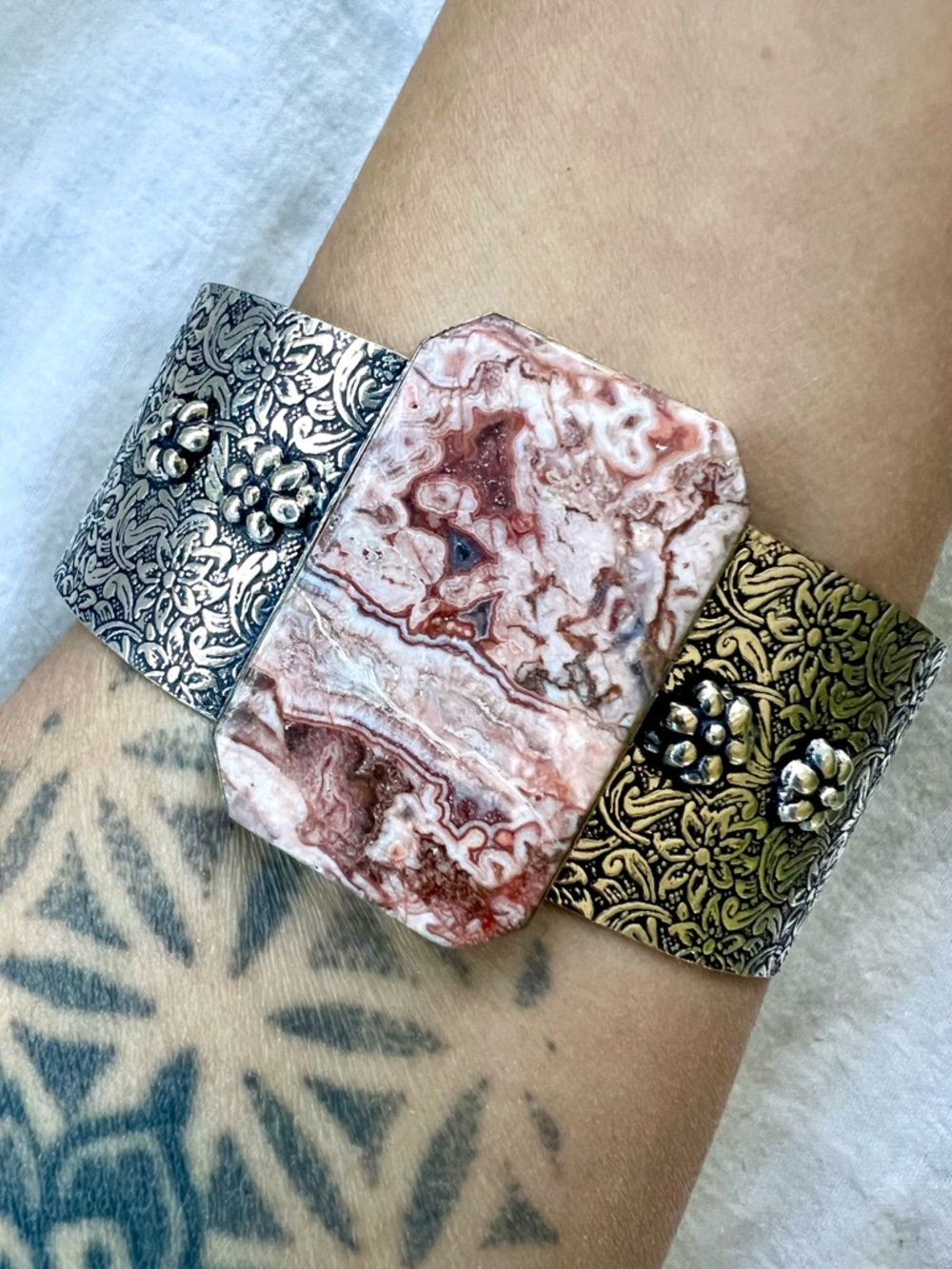925 Playful CRAZY LACE AGATE Embossed Cuff Bracelet